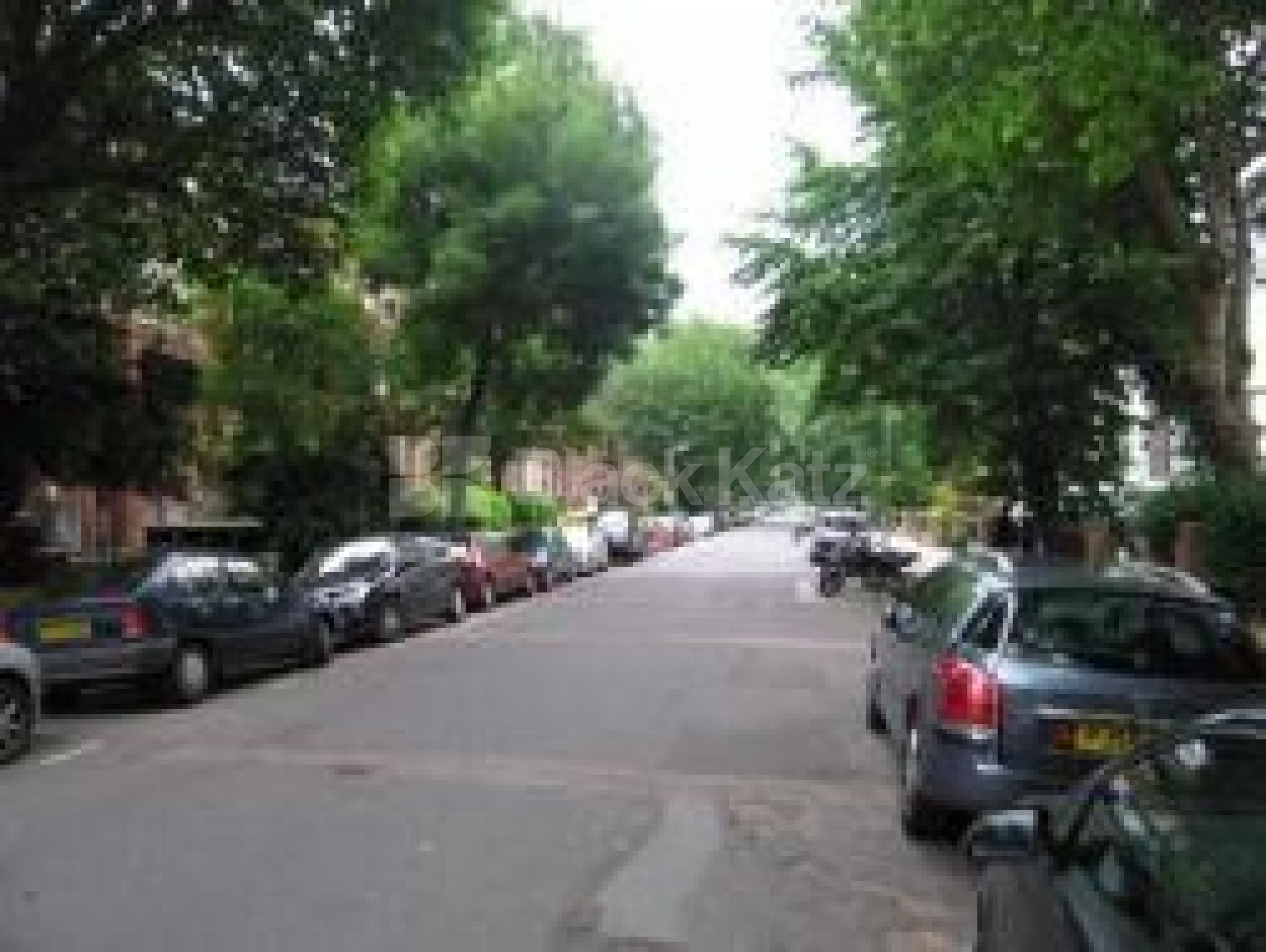			4 Bedroom, 1 bath, 1 reception Flat			 Fellows Road, SWISS COTTAGE NW3 NW3